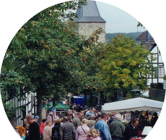 Floh- und Kunsthandwerkermarkt in Stadt Blankenberg Flohmarkt